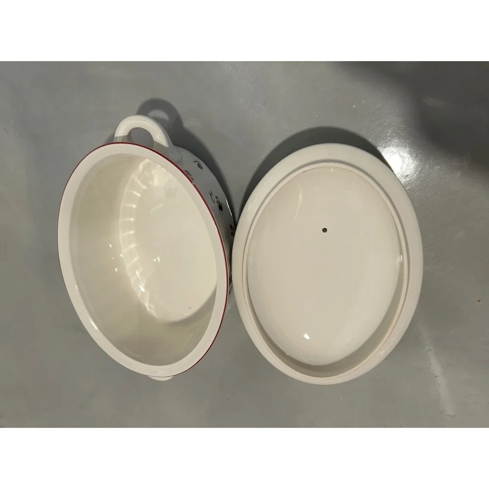 Villeroy & Boch Petite Fleur Vilbofour Oval Covered Casserole Dish